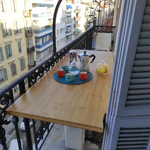  Appartement Pretty And Quiet Floor 2 Bedroom Flat In The Port Area Of