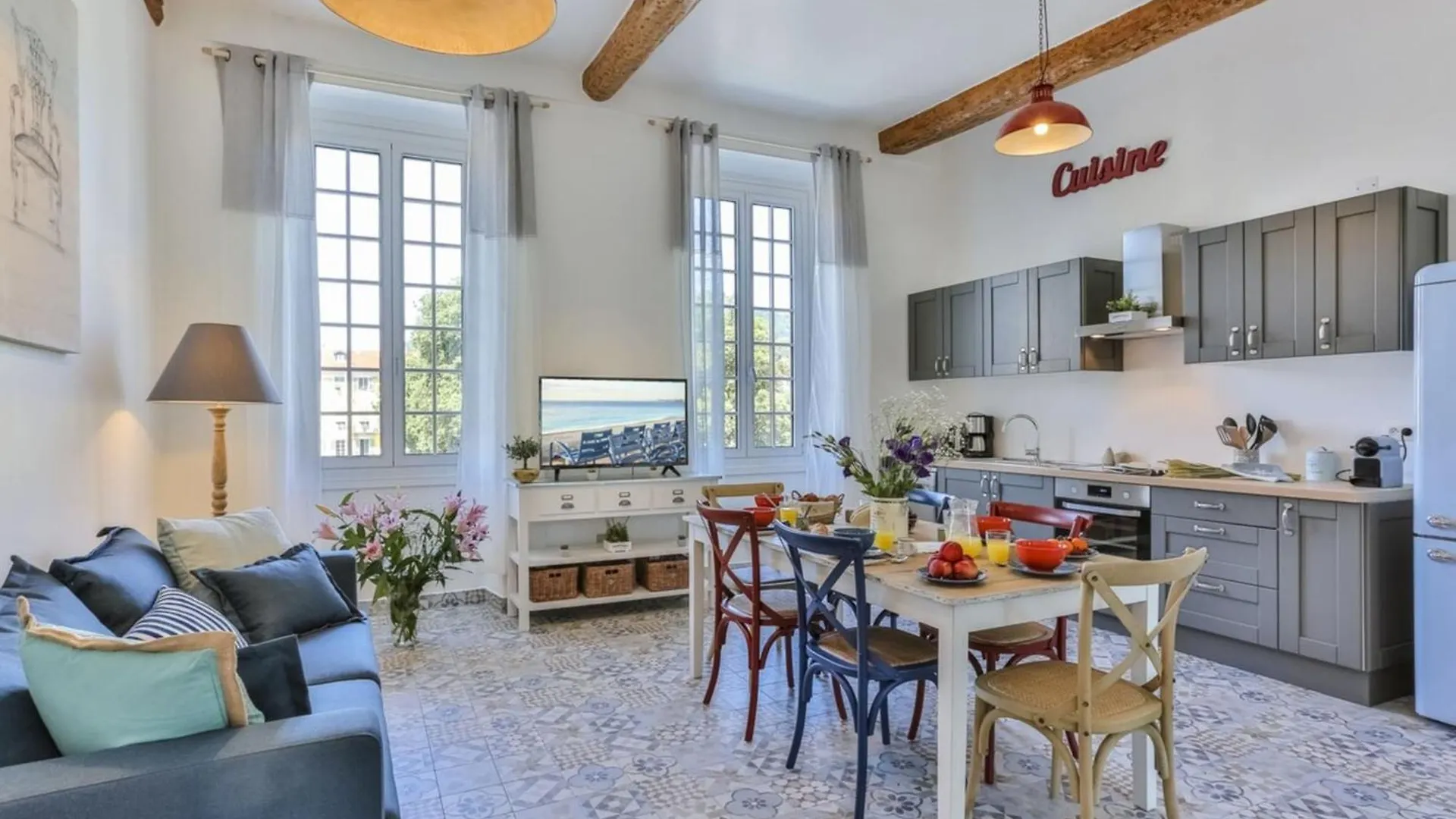 Garib - Place Garibaldi - 4 Rooms - Balcony contacts